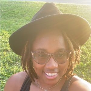 Meet your Posher, @MsAllThatCass